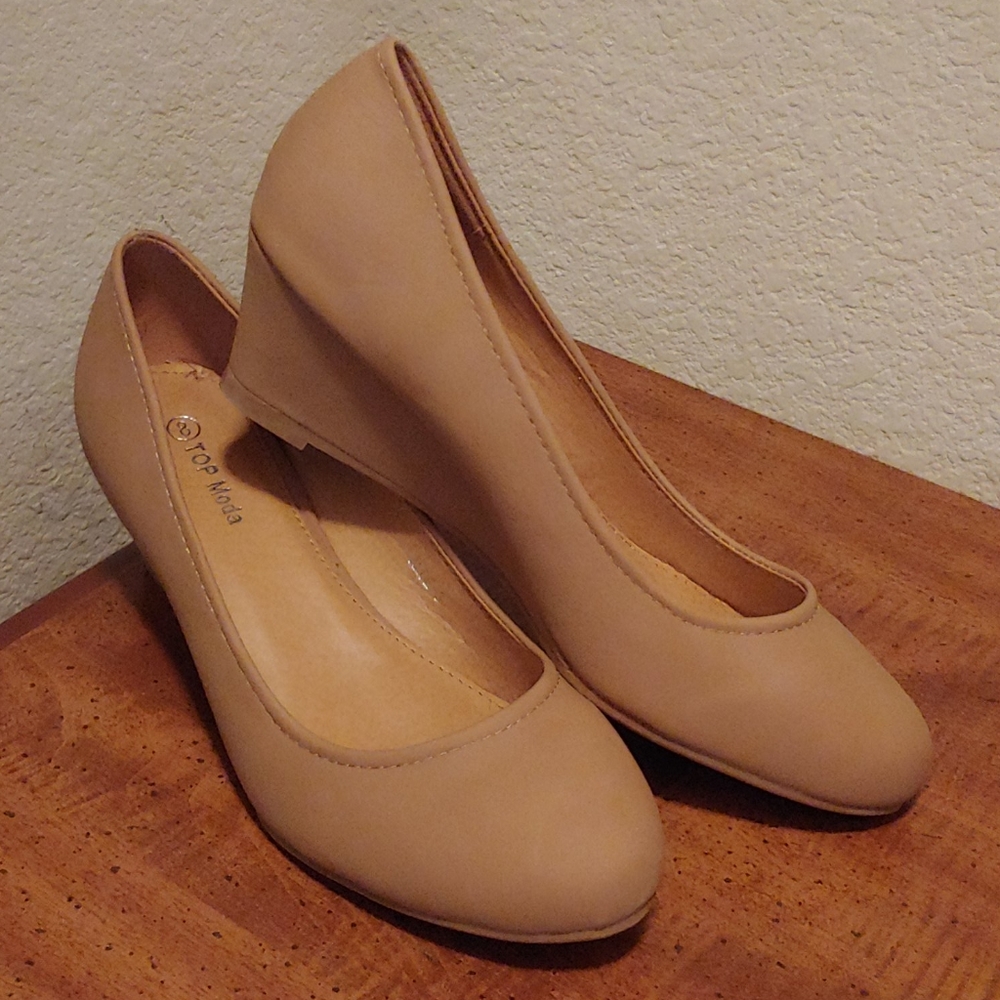 Tan wedge heels Top Moda